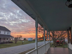 Sound Side Historic Cottage with Great Views